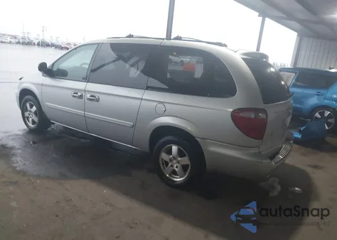 2005 Dodge Grand Caravan Sxt z USA, uszkodzony, nr VIN 2D4GP44LX5R193604